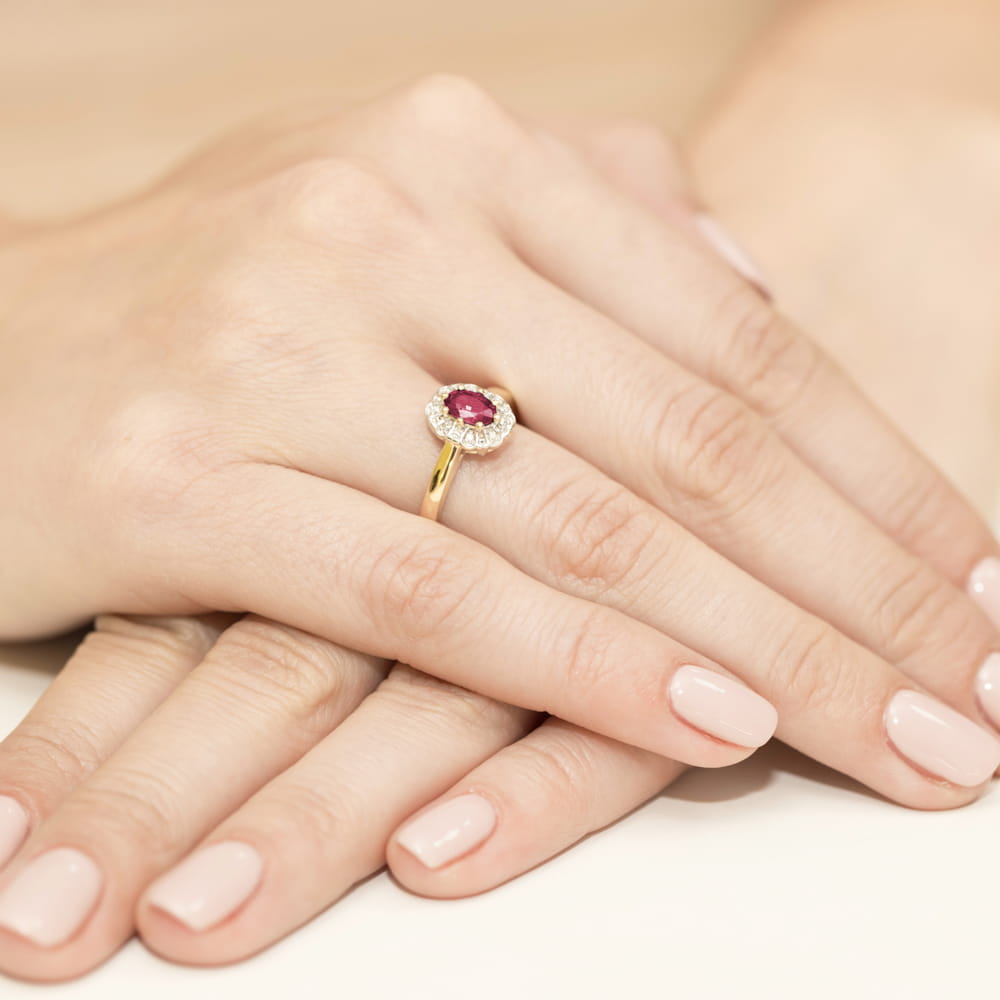 Inel Aur 9K cu Rubin 0.60 ct si Diamante Naturale 0.07 ct