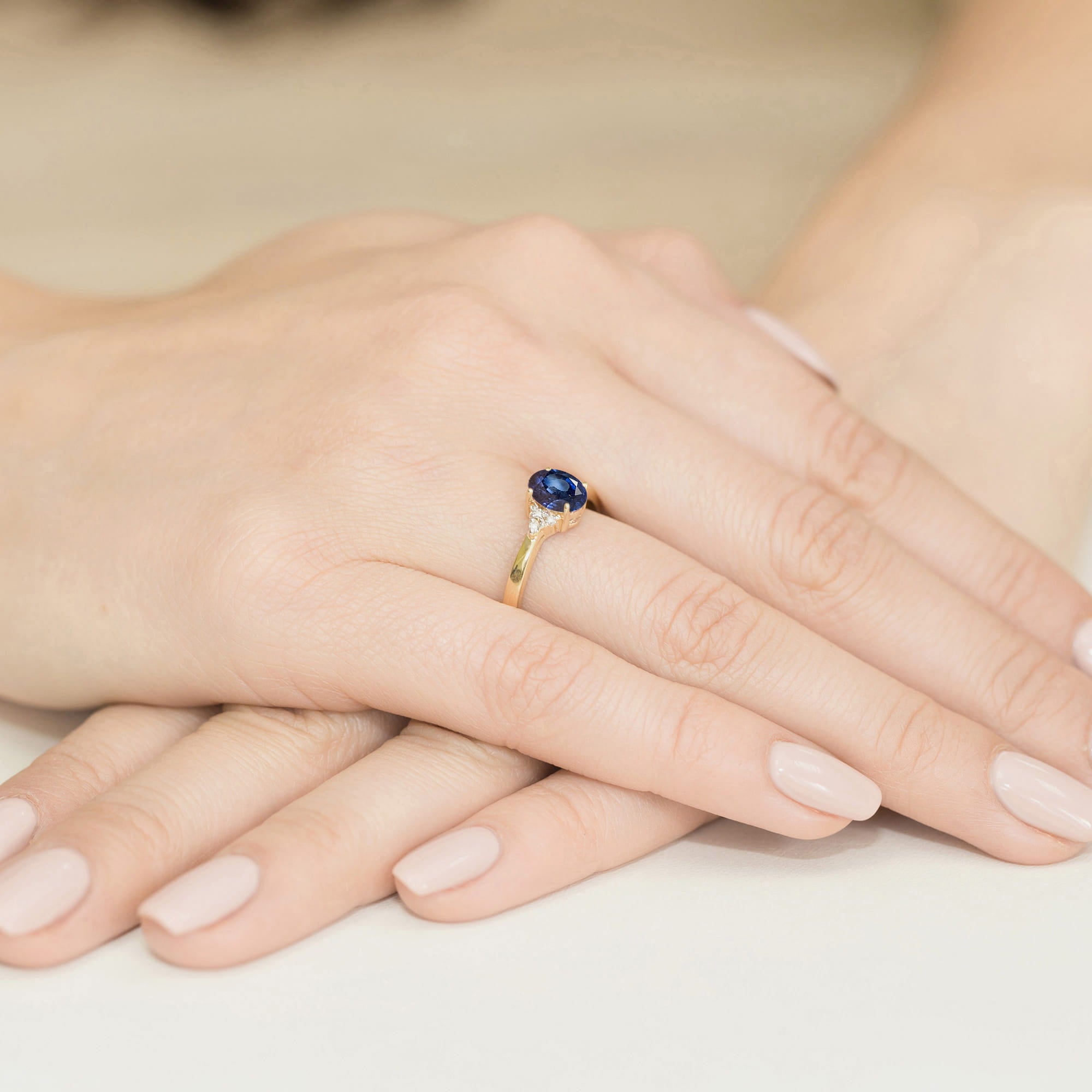 Inel Aur 9K cu Safir 0.90 ct si Diamante Naturale 0.05 ct