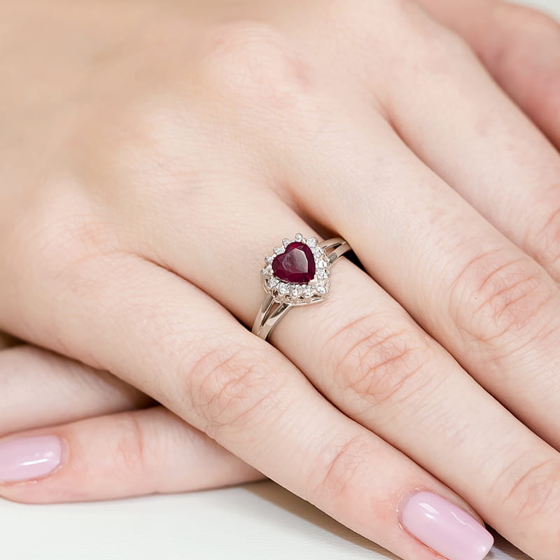 Inel Aur 9K cu Rubin 1.10 ct si Diamante Naturale 0.12 ct