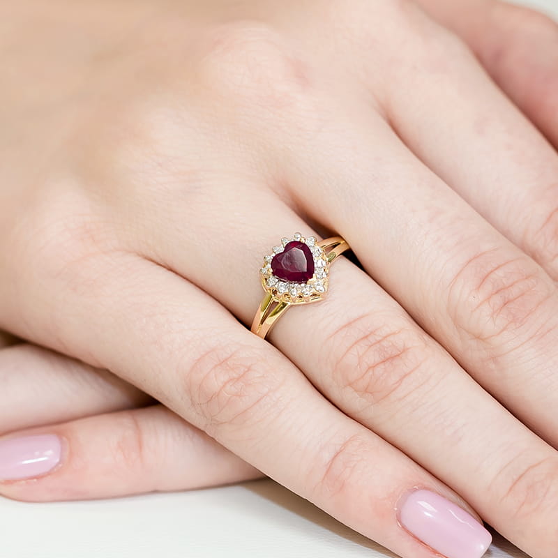 Inel Aur 9K cu Rubin 1.10 ct si Diamante Naturale 0.12 ct