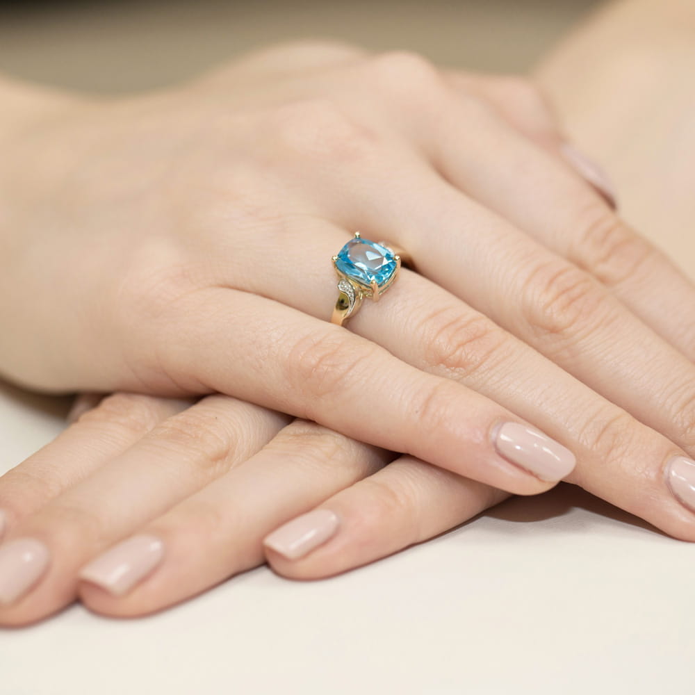 Inel Aur 9K cu Topaz Swiss 2.40 ct si Diamante Naturale 0.01 ct