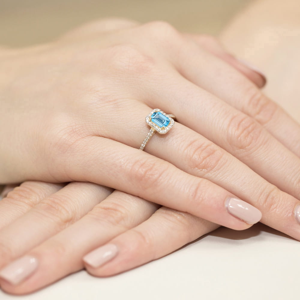 Inel Aur 9K cu Topaz Swiss 0.65 ct si Diamante Naturale 0.19 ct