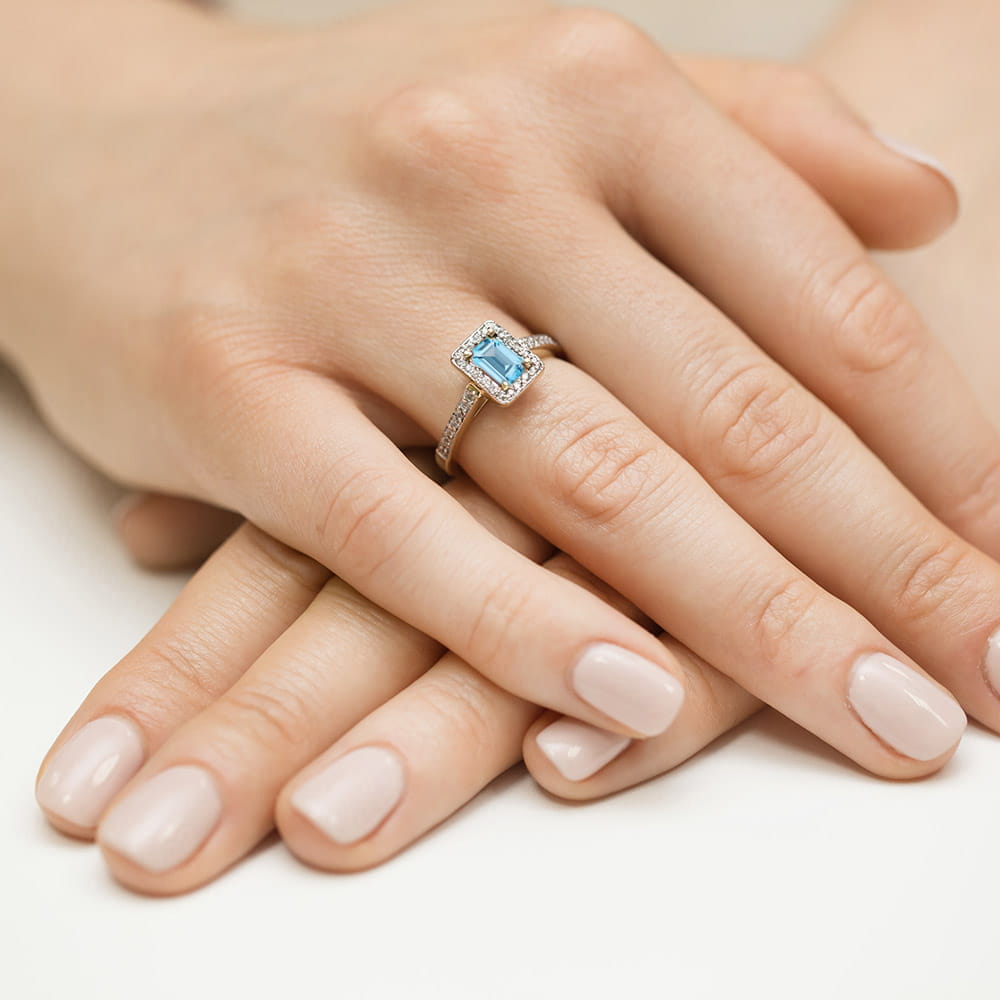 Inel Aur 9K cu Topaz Swiss 0.65 ct si Diamante Naturale 0.22 ct