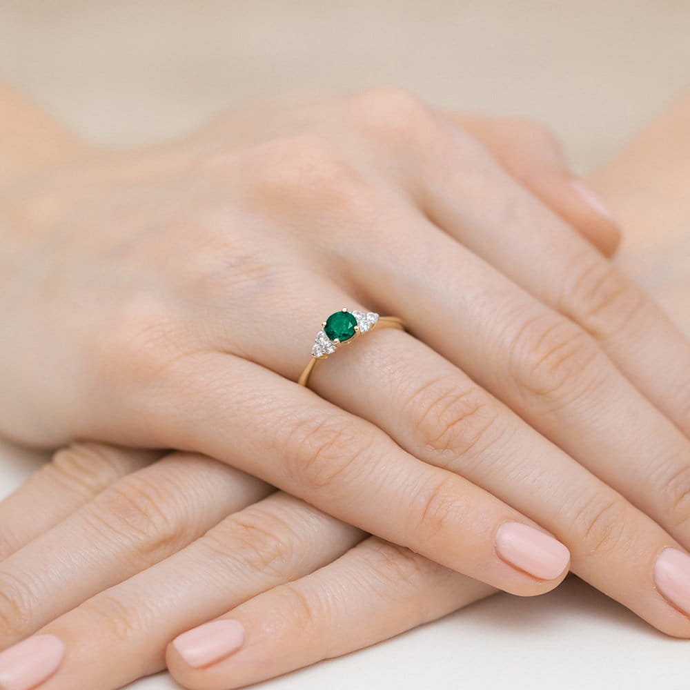 Inel Aur 9K cu Smarald 0.50 ct si Diamante Naturale 0.18 ct