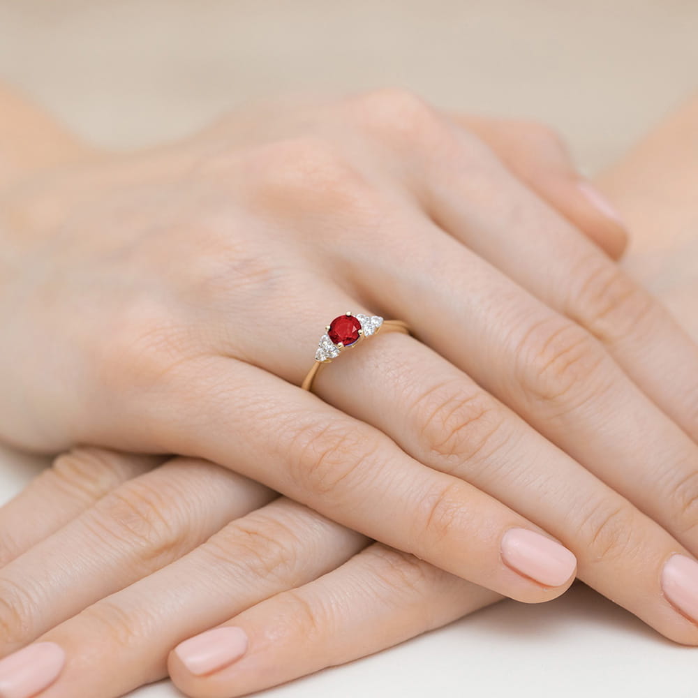Inel Aur 9K cu Rubin 0.60 ct si Diamante Naturale 0.18 ct