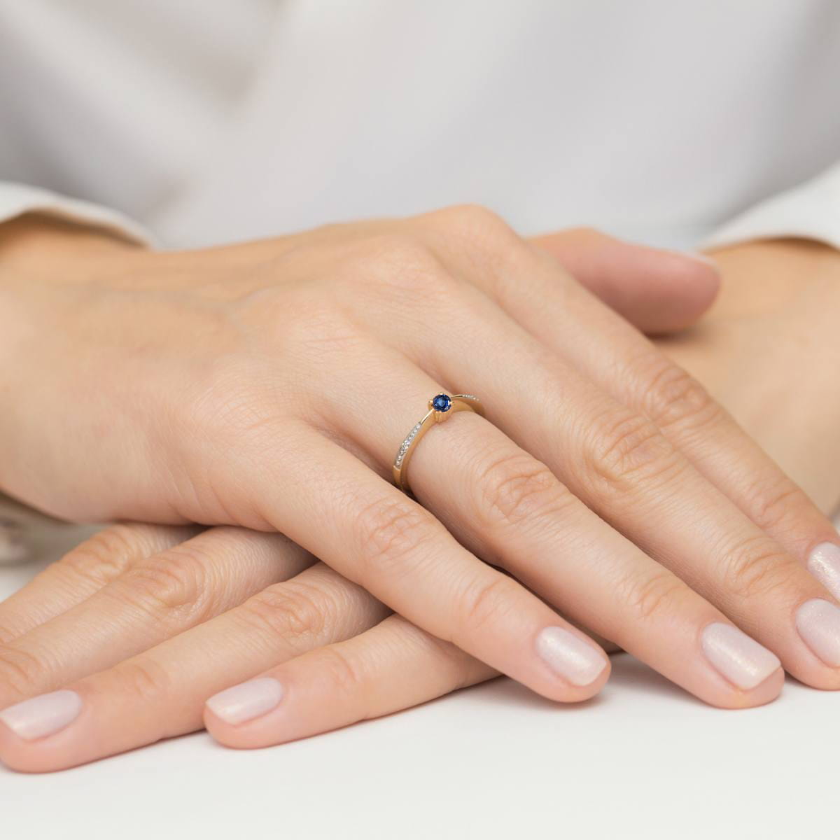Inel Aur 9K cu Safir 0.15 ct si Diamante Naturale 0.01 ct