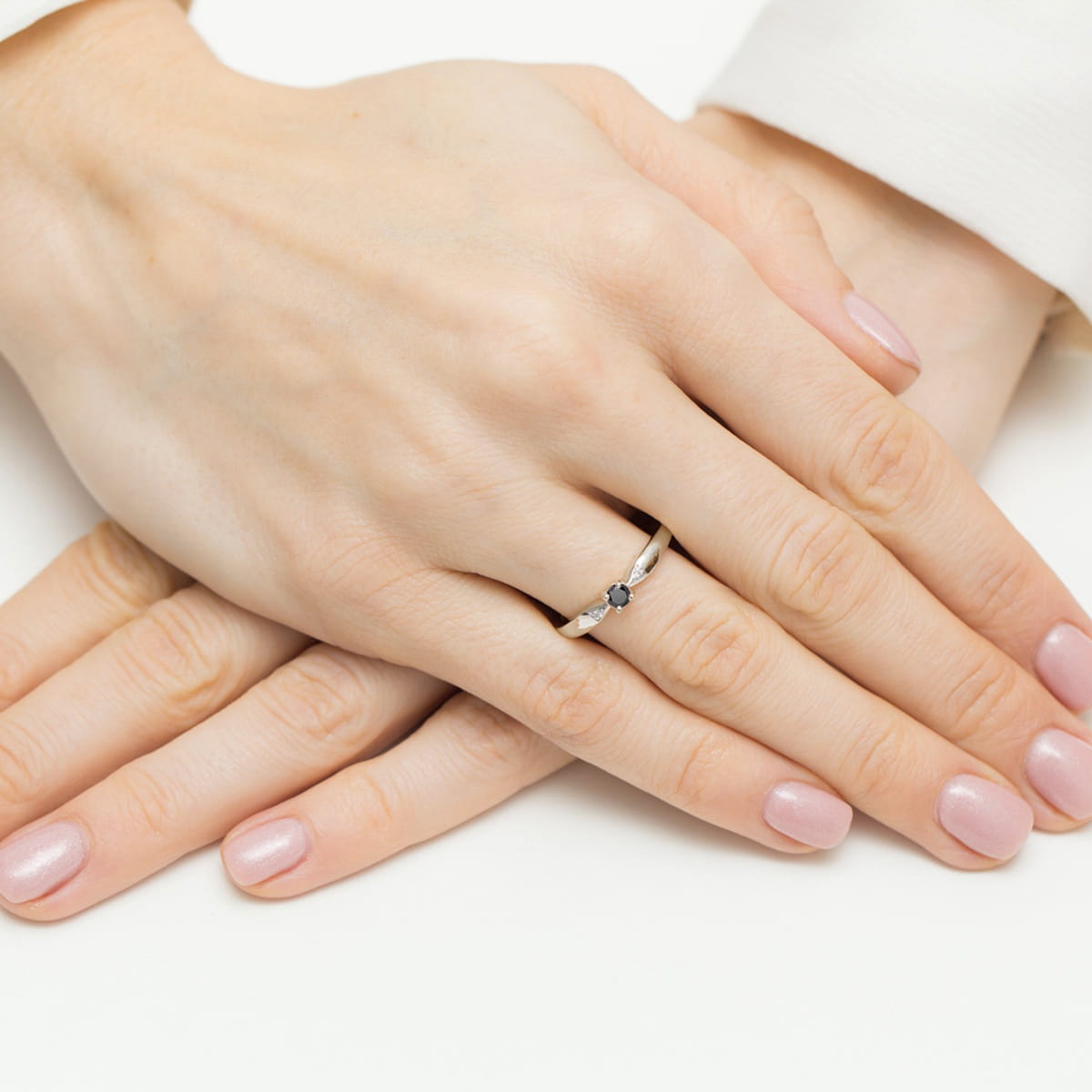 Inel Aur 9K cu Diamante Naturale Albe si Negre 0.13 ct