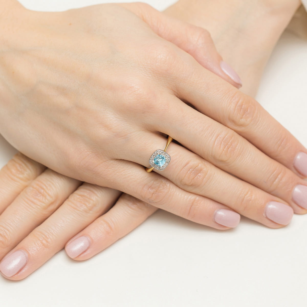 Inel Aur 9K cu Topaz Swiss 0.70 ct si Diamante Naturale 0.10 ct