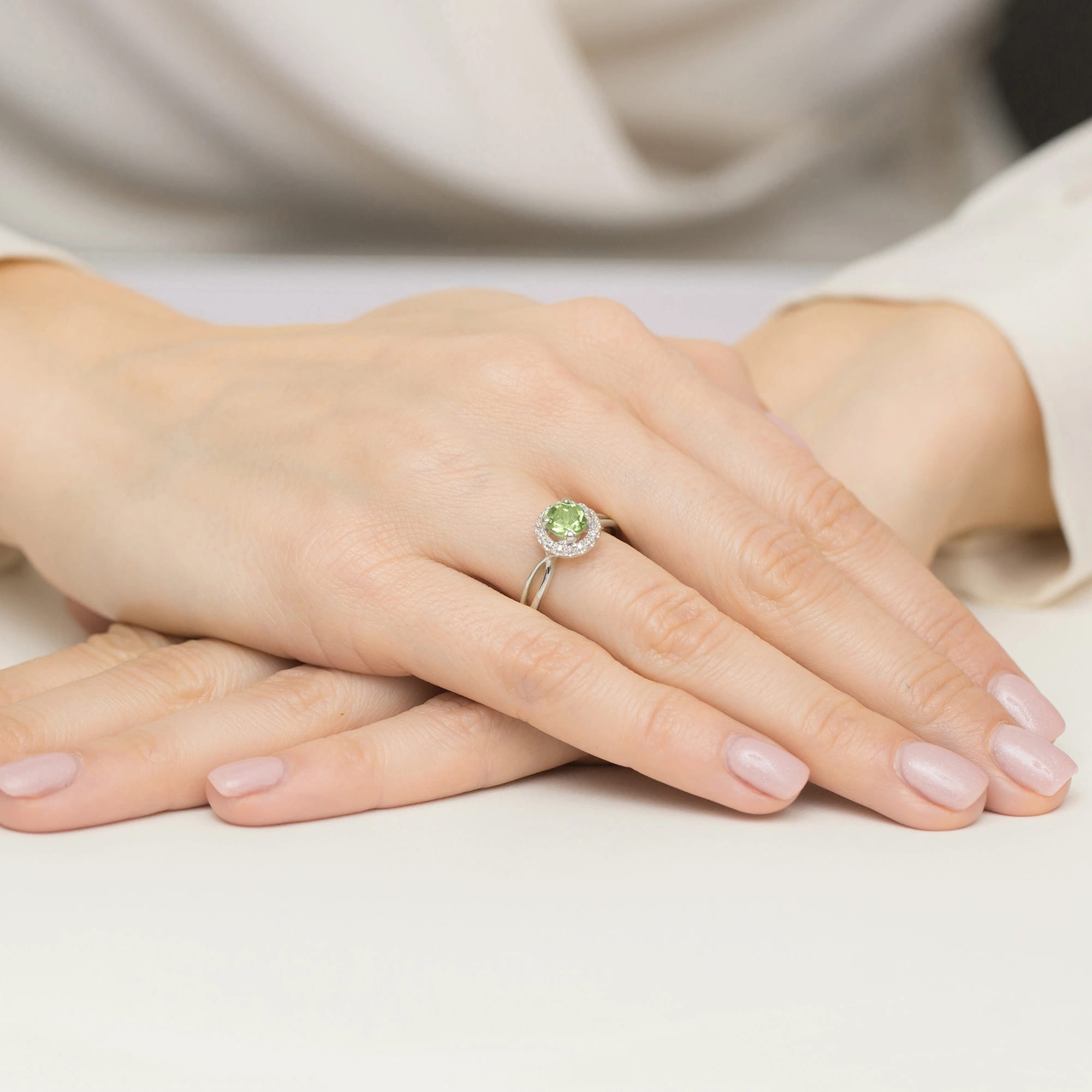 Inel Aur 9K cu Peridot 0.90 ct si Diamante Naturale 0.08 ct