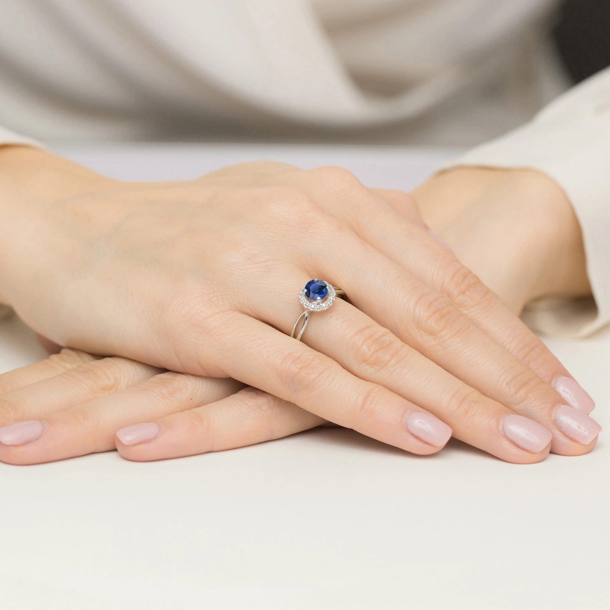 Inel Aur 9K cu Safir 1.00 ct si Diamante Naturale 0.08 ct