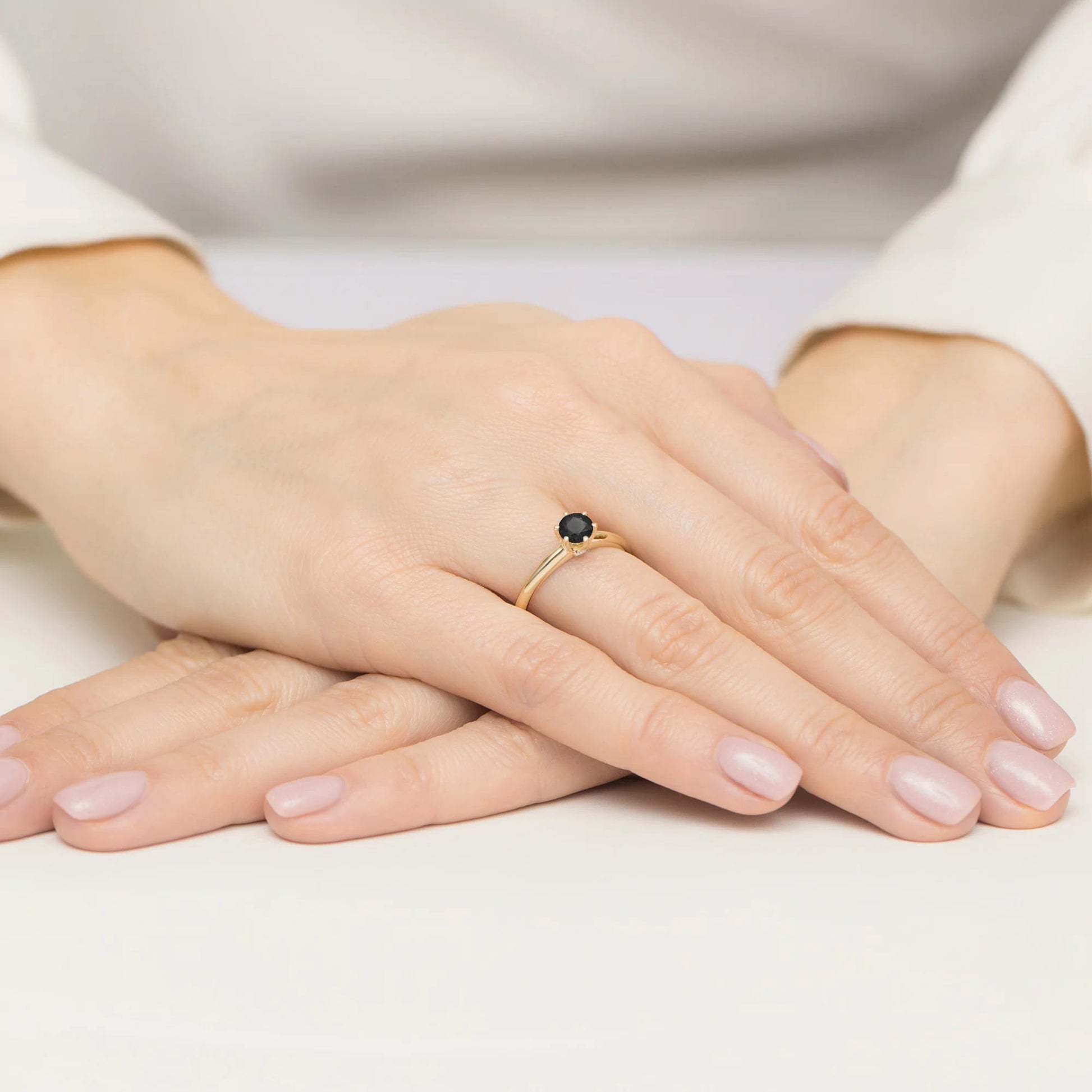 Inel Aur 9K cu Diamante Naturale Albe si Negre 0.54 ct