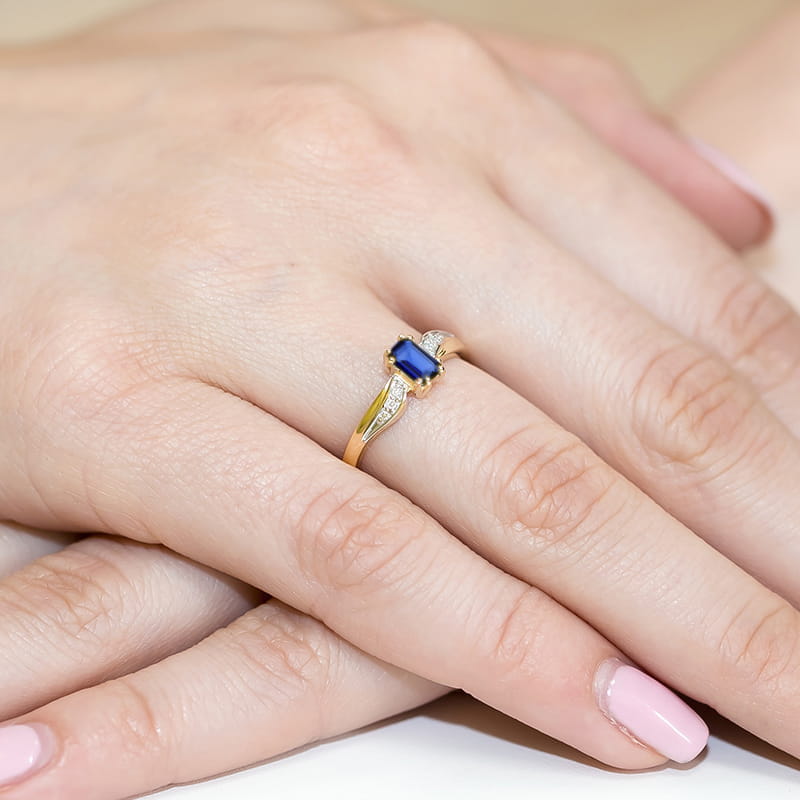 Inel Aur 14k cu Safir 0.60 ct si Diamante Naturale 0.03 ct