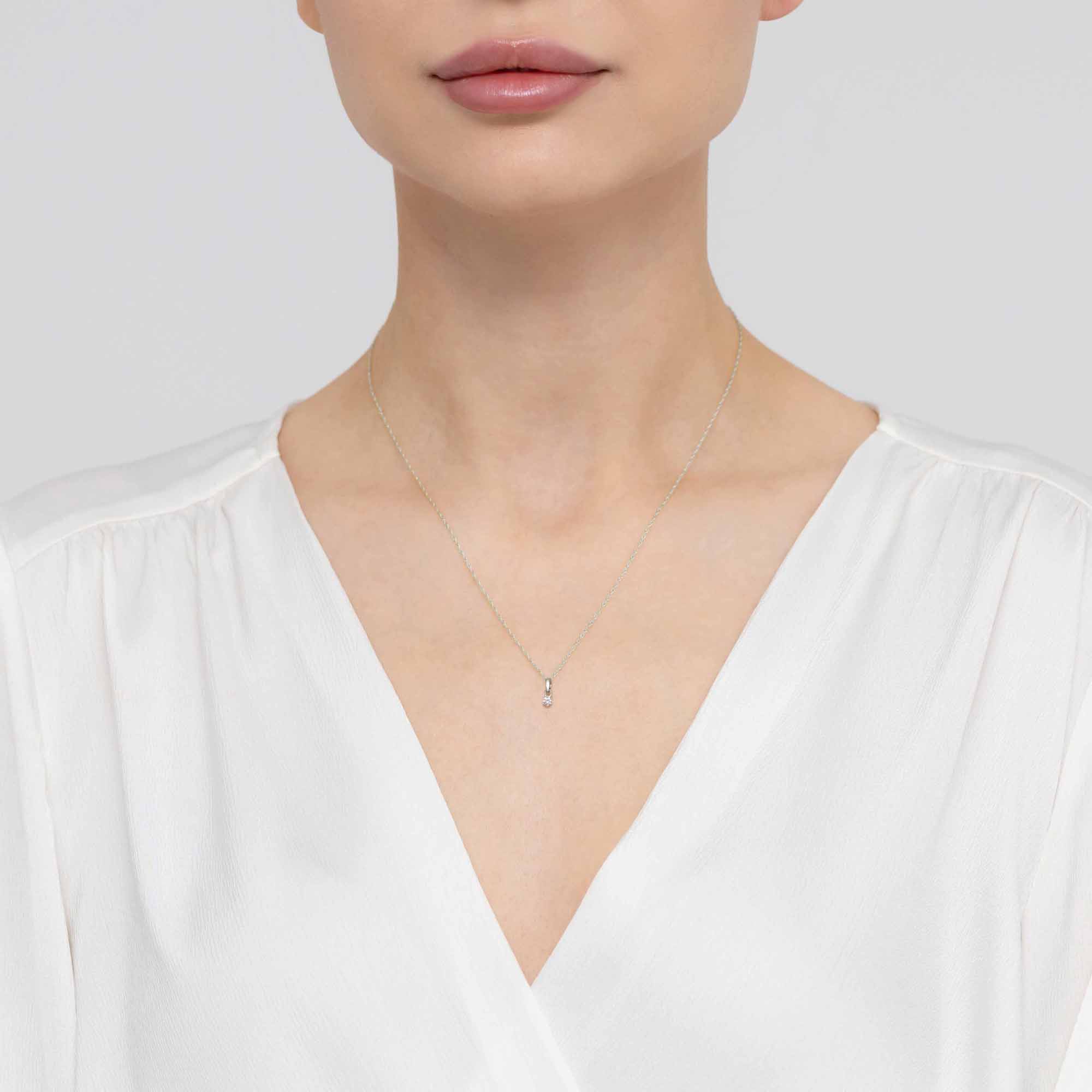 Pandantiv Aur 14K cu Diamant Natural 0.04 ct