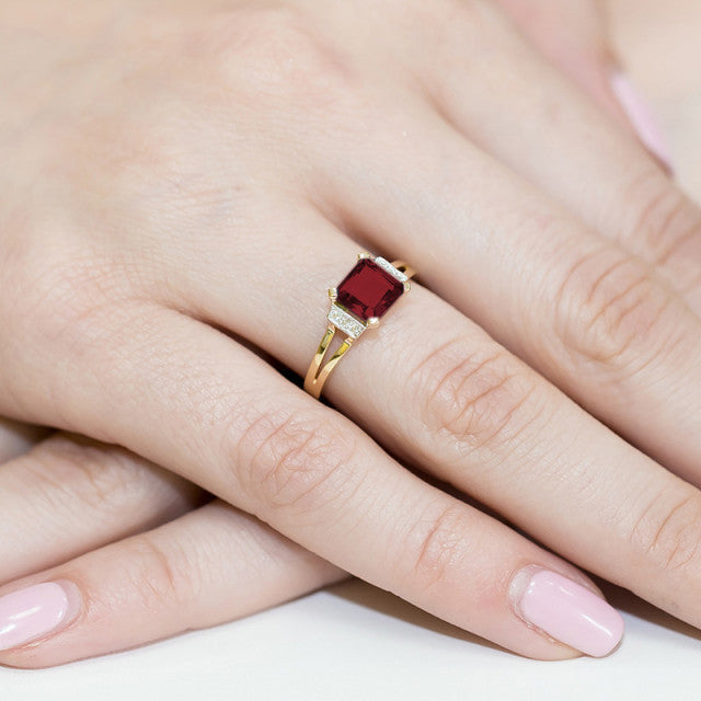 PROMO Inel Aur 14k cu Garnet 1.30 ct si Diamante 0.03 ct