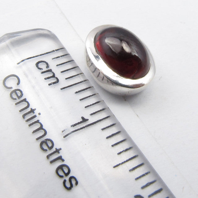 Cercei din Argint 925 cu Garnet, 0.9 cm lungime