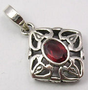 Pandantiv Argint 925 cu Garnet 3,2 cm lungime